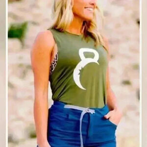 Zyia Active Kettle Moon  XS Olive Green Tank Top